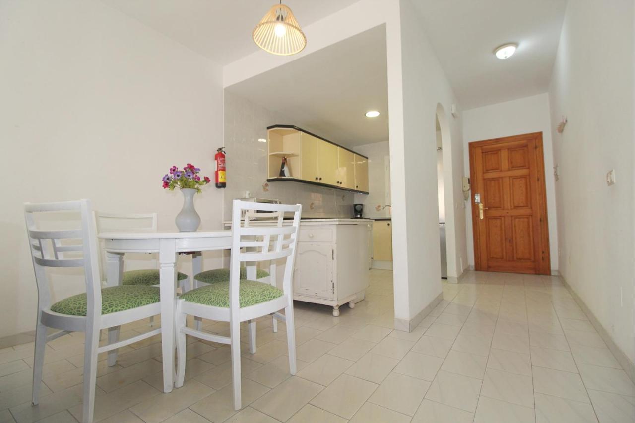 Carihuela Beach Apartment, 2Nd Line Torremolinos Exteriör bild